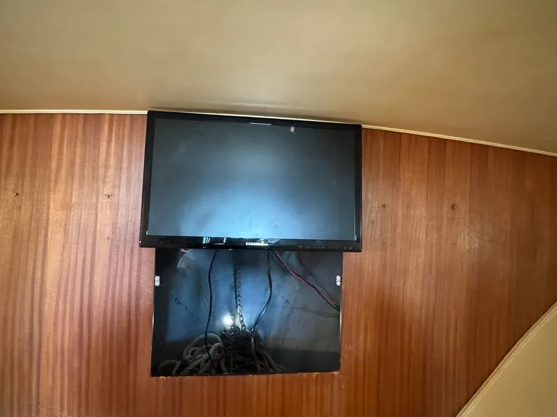 Slide: The Image of Hatteras 36 Sedan 1986 - 28