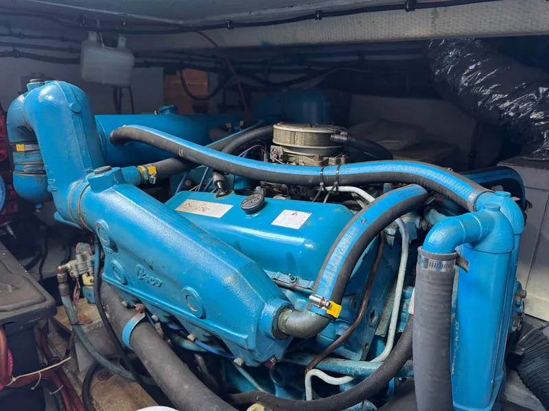 Slide: The Image of Hatteras 36 Sedan 1986 - 37