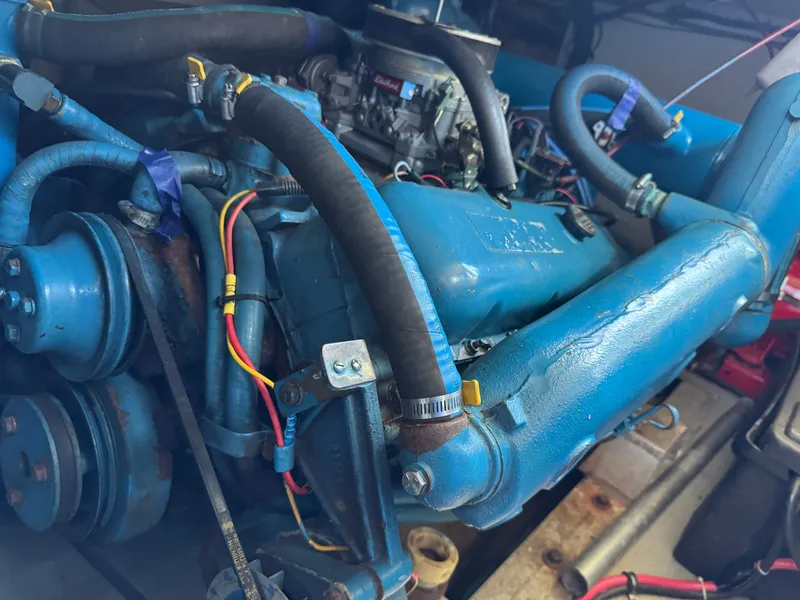 Slide: The Image of Hatteras 36 Sedan 1986 - 38