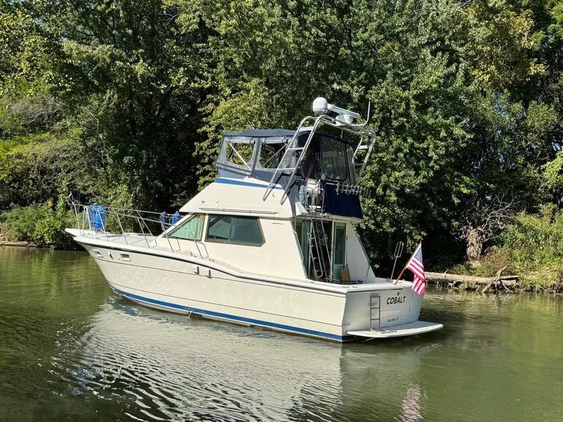 Slide: The Image of Hatteras 36 Sedan 1986 - 41