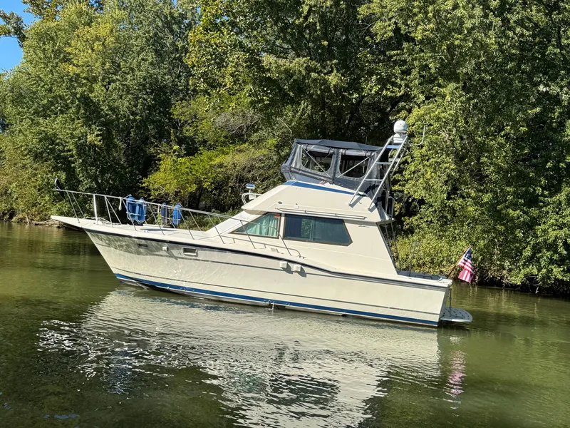 Slide: The Image of Hatteras 36 Sedan 1986 - 8