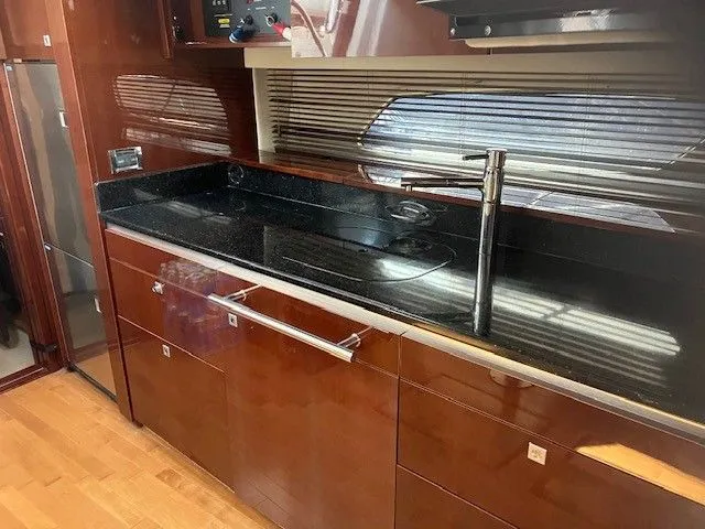 Slide: The Image of Sea Ray 43 / 47 SUNDANCER 2009 - 10