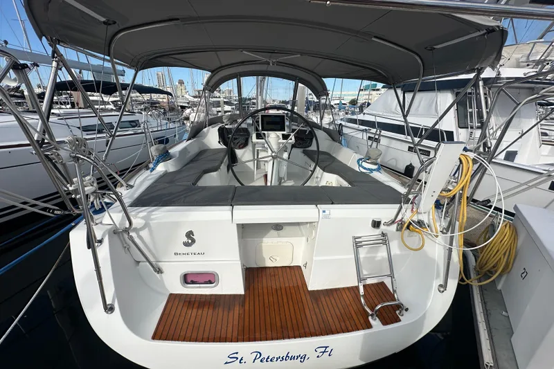 Slide: The Image of 2013 Beneteau Oceanis 37 sailboat docked in St. Petersburg, Florida marina. - 31
