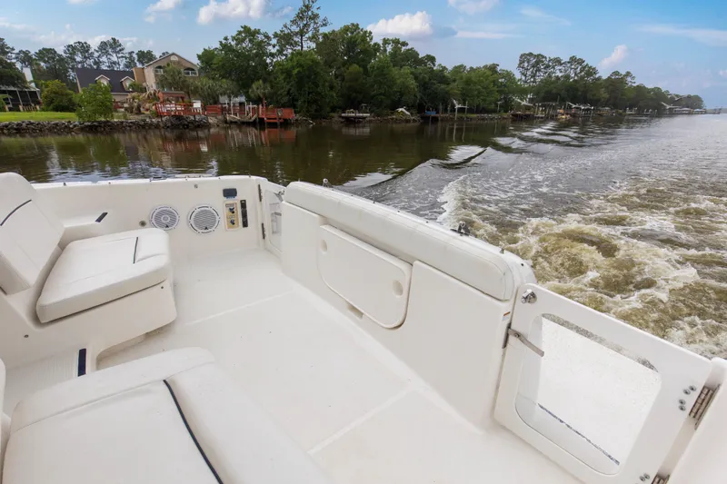 Slide: The Image of 2005 3600 Tiara _Forever Friday_Cockpit - 22