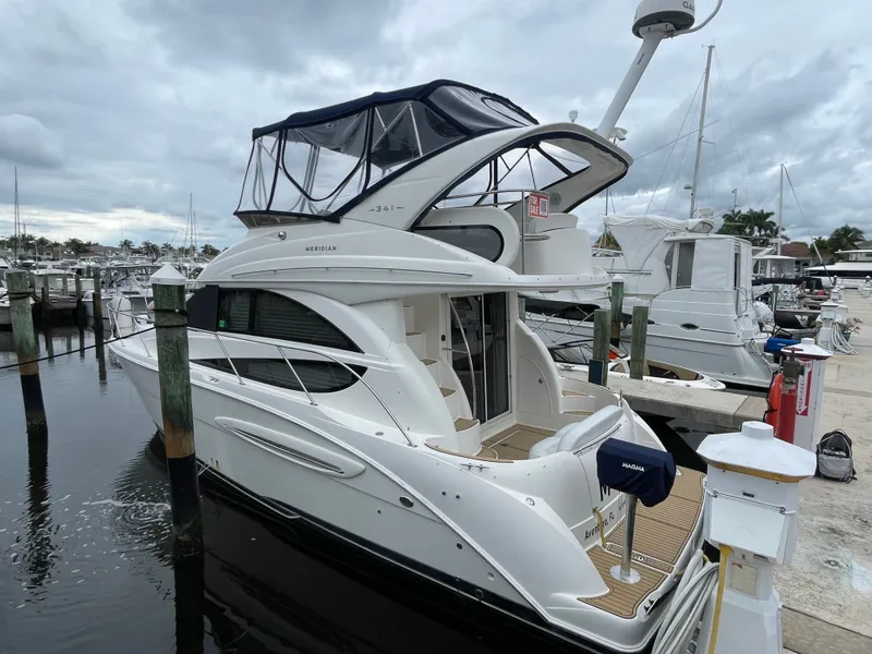 Slide: The Image of Meridian 341 Sedan 2008 - 0