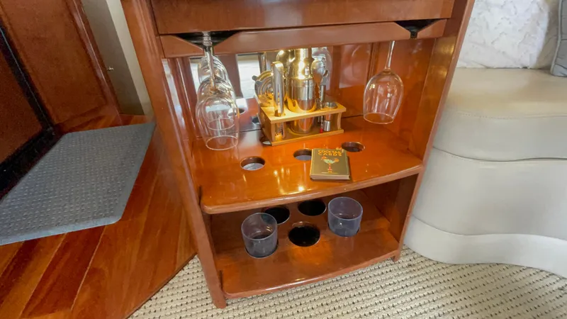 Slide: The Image of Meridian 341 Sedan 2008 - 16