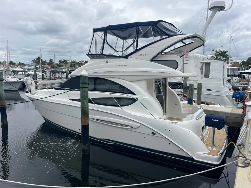 Slide: The Image of Meridian 341 Sedan 2008 - 3