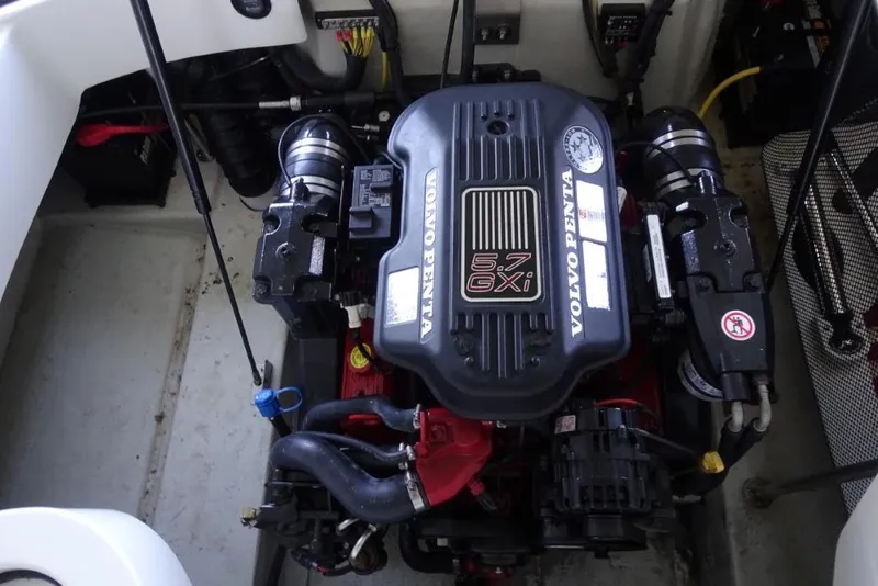 Slide: The Image of Volvo Penta 5.7 GXI engine in 2008 Cobalt 232 boat, detailed view. - 24