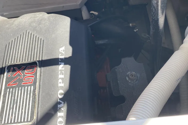 Slide: The Image of Volvo Penta 5.7 GXI engine in 2002 Monterey 268SS Super Sport boat. - 21