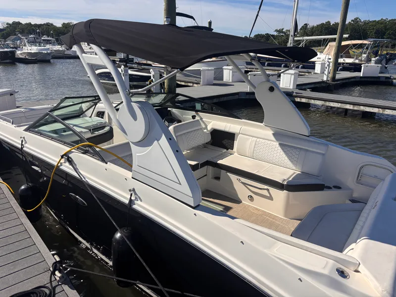 Slide: The Image of Sea Ray SDX 270 OUTBOARD 2020 - 17