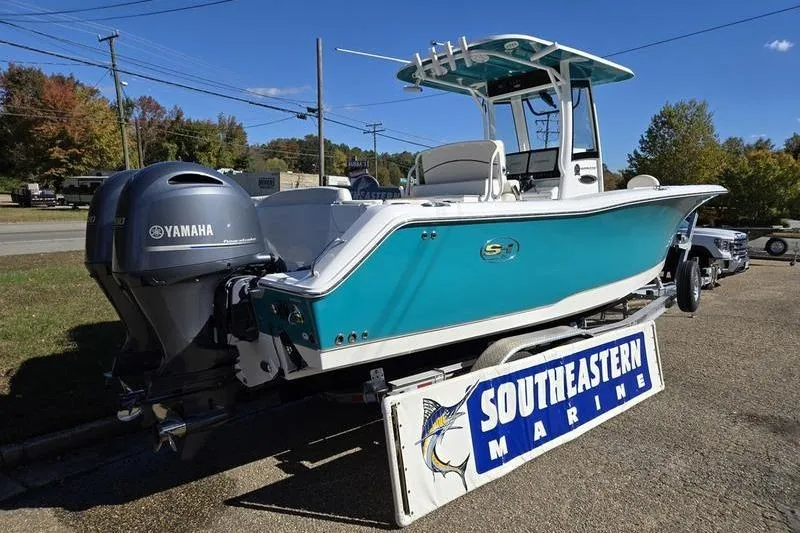Slide: The Image of 2026 Sea Hunt Ultra 275 SE boat with Yamaha engine at Southeastern Marine dealership. - 6