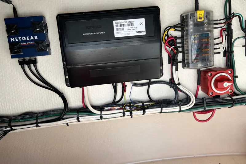 Slide: The Image of Electrical system of a 2004 Henriques 35 Sportfisherman with Netgear and Simrad components. - 118