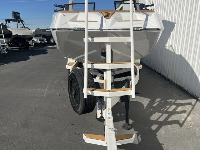 Slide: The Image of Tigé 24RZX 2026 - 6