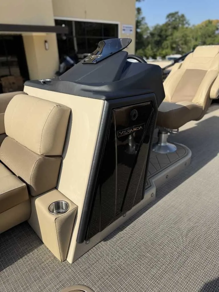 Slide: The Image of Veranda VR 265L 2026 - 4