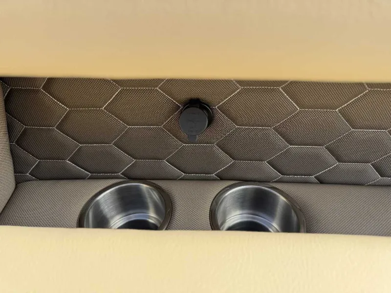 Slide: The Image of Veranda VR 265L 2026 - 6