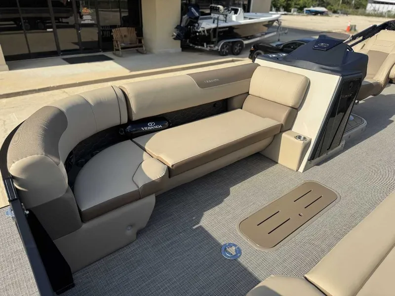 Slide: The Image of Veranda VR 265L 2026 - 8