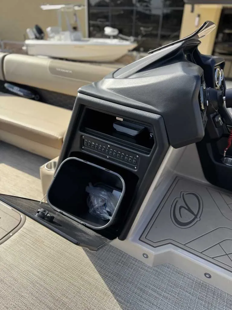 Slide: The Image of Veranda VR 265L 2026 - 9