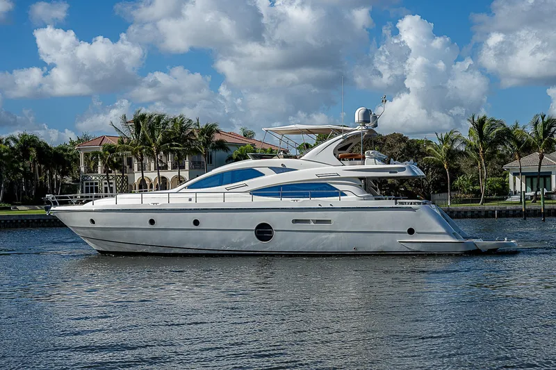 Slide: The Image of 2009 Aicon - Exterior profile on the water - 102