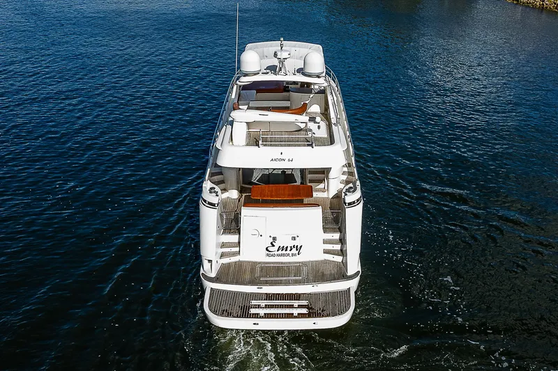 Slide: The Image of 2009 Aicon - Exterior profile on the water - 12