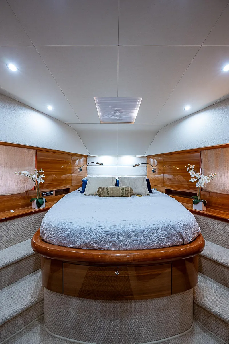 Slide: The Image of 2009 Aicon - interior/cabins - 49