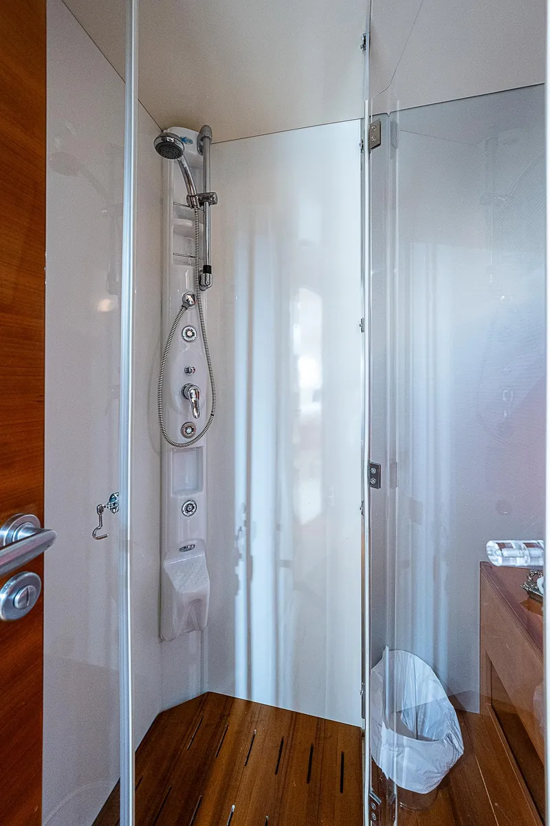 Slide: The Image of 2009 Aicon - interior/shower - 52