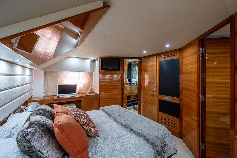 Slide: The Image of 2009 Aicon - interior/cabins - 58