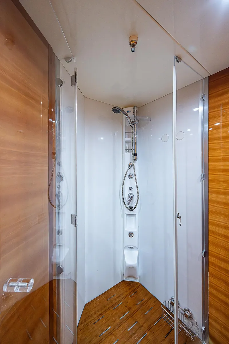 Slide: The Image of 2009 Aicon - interior/shower - 64
