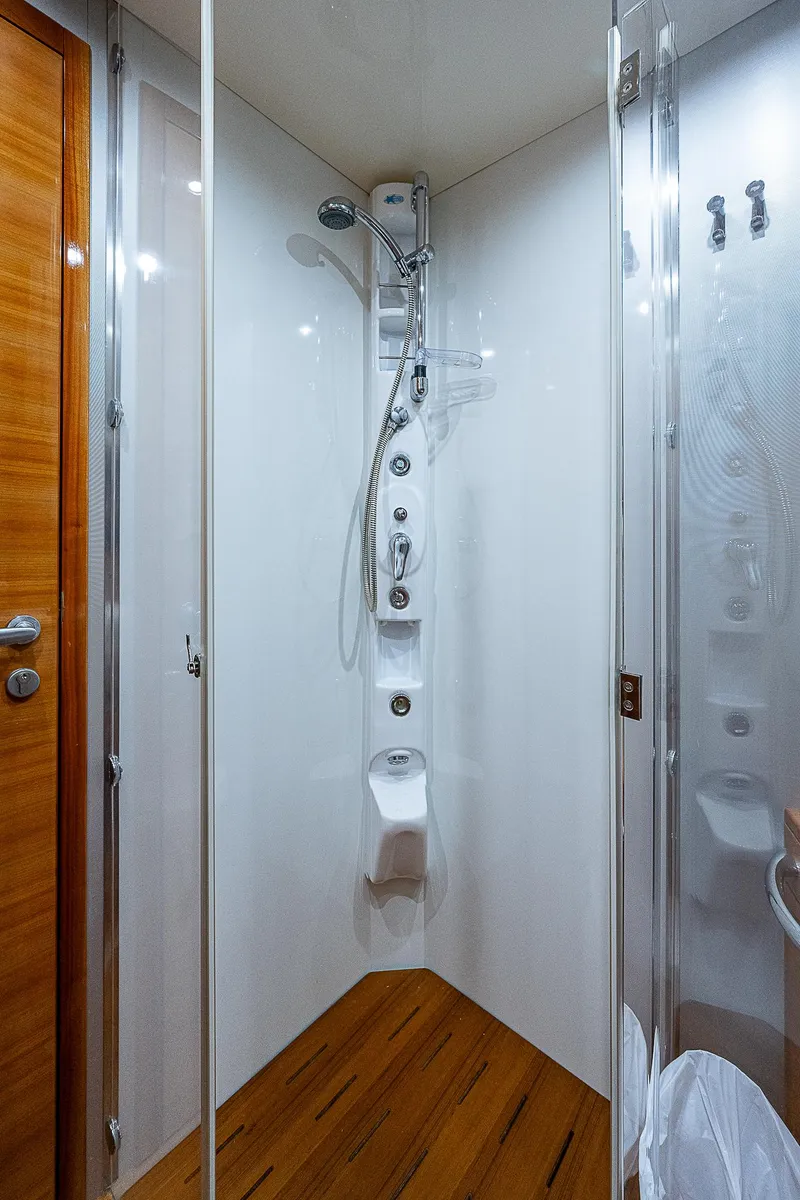 Slide: The Image of 2009 Aicon - interior/shower - 69