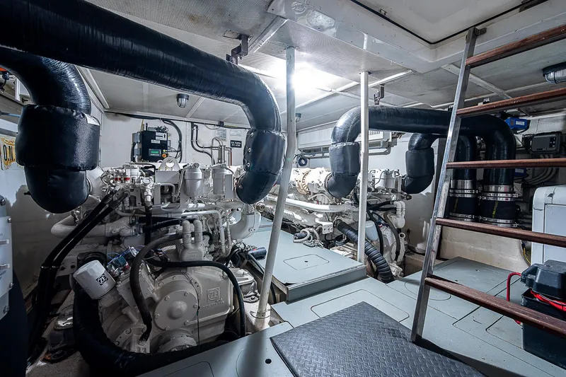 Slide: The Image of 2009 Aicon - engine room - 94