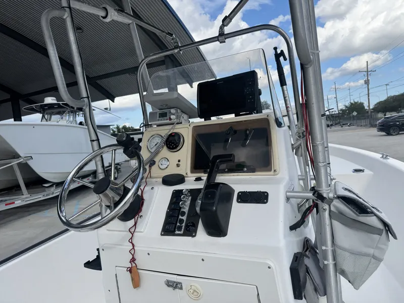 Slide: The Image of NauticStar 1800 NauticBay 2006 - 9