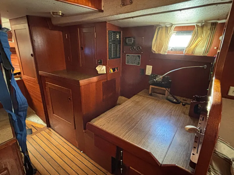 Slide: The Image of Hallberg-Rassy 38 1979 - 102