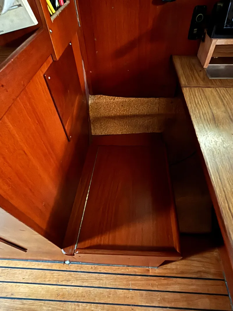 Slide: The Image of Hallberg-Rassy 38 1979 - 104