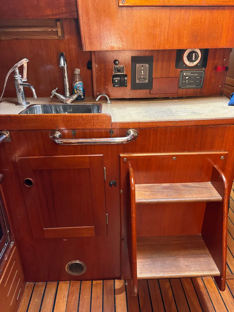 Slide: The Image of Hallberg-Rassy 38 1979 - 127