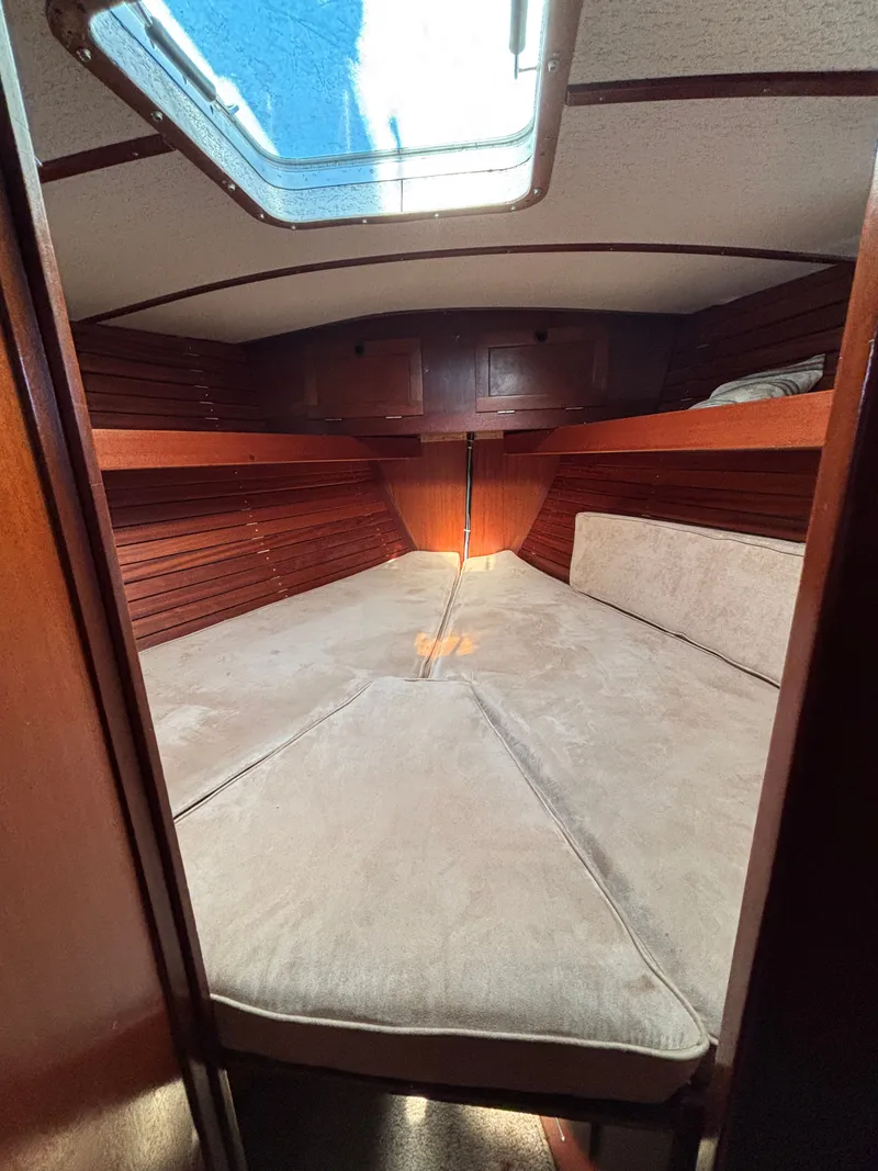 Slide: The Image of Hallberg-Rassy 38 1979 - 129