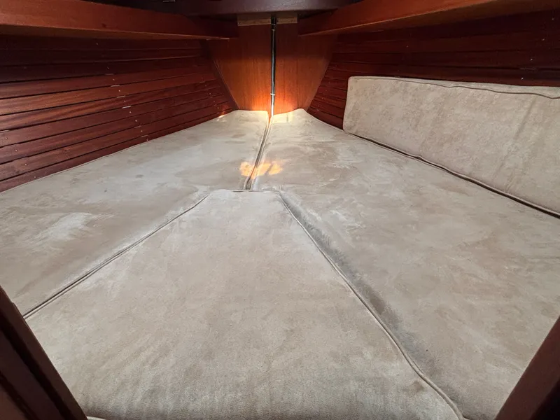 Slide: The Image of Hallberg-Rassy 38 1979 - 130