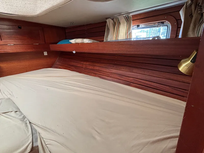 Slide: The Image of Hallberg-Rassy 38 1979 - 151