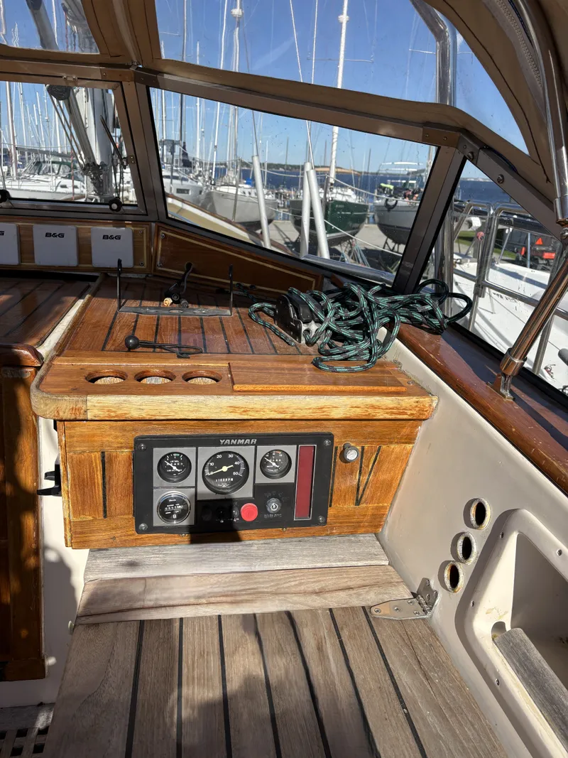 Slide: The Image of Hallberg-Rassy 38 1979 - 75