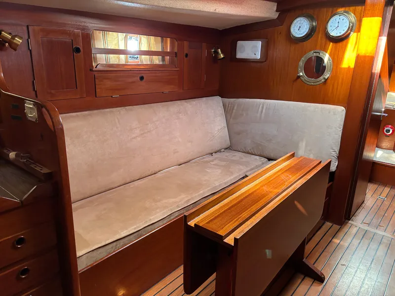 Slide: The Image of Hallberg-Rassy 38 1979 - 81