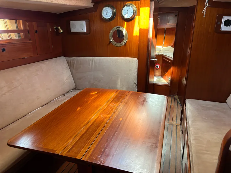 Slide: The Image of Hallberg-Rassy 38 1979 - 82