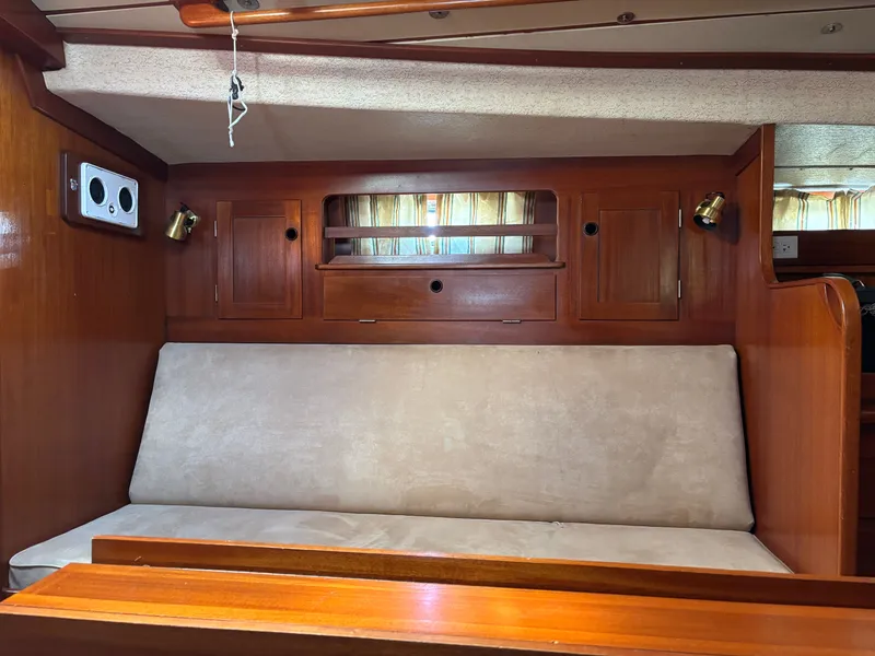 Slide: The Image of Hallberg-Rassy 38 1979 - 86