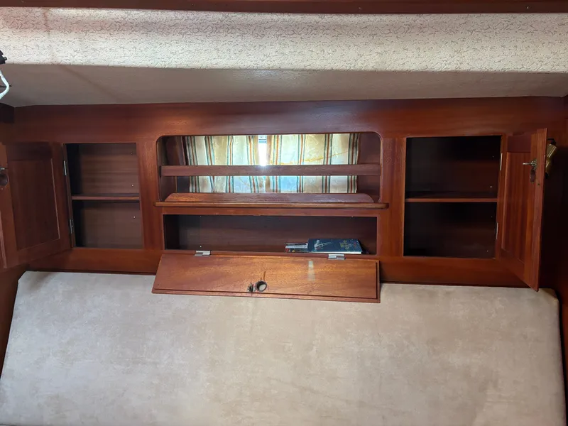 Slide: The Image of Hallberg-Rassy 38 1979 - 87