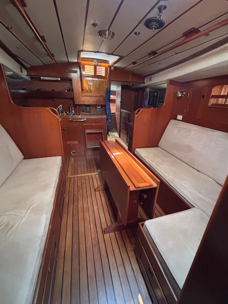 Slide: The Image of Hallberg-Rassy 38 1979 - 88