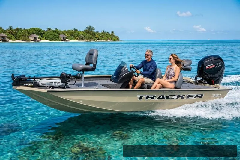 The Image of Tracker Pro Team 195 2026 - 0