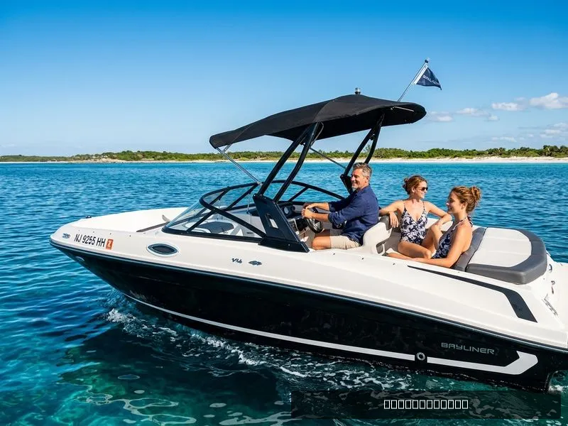 The Image of Bayliner VR6 Bowrider I/O 2019 - 0