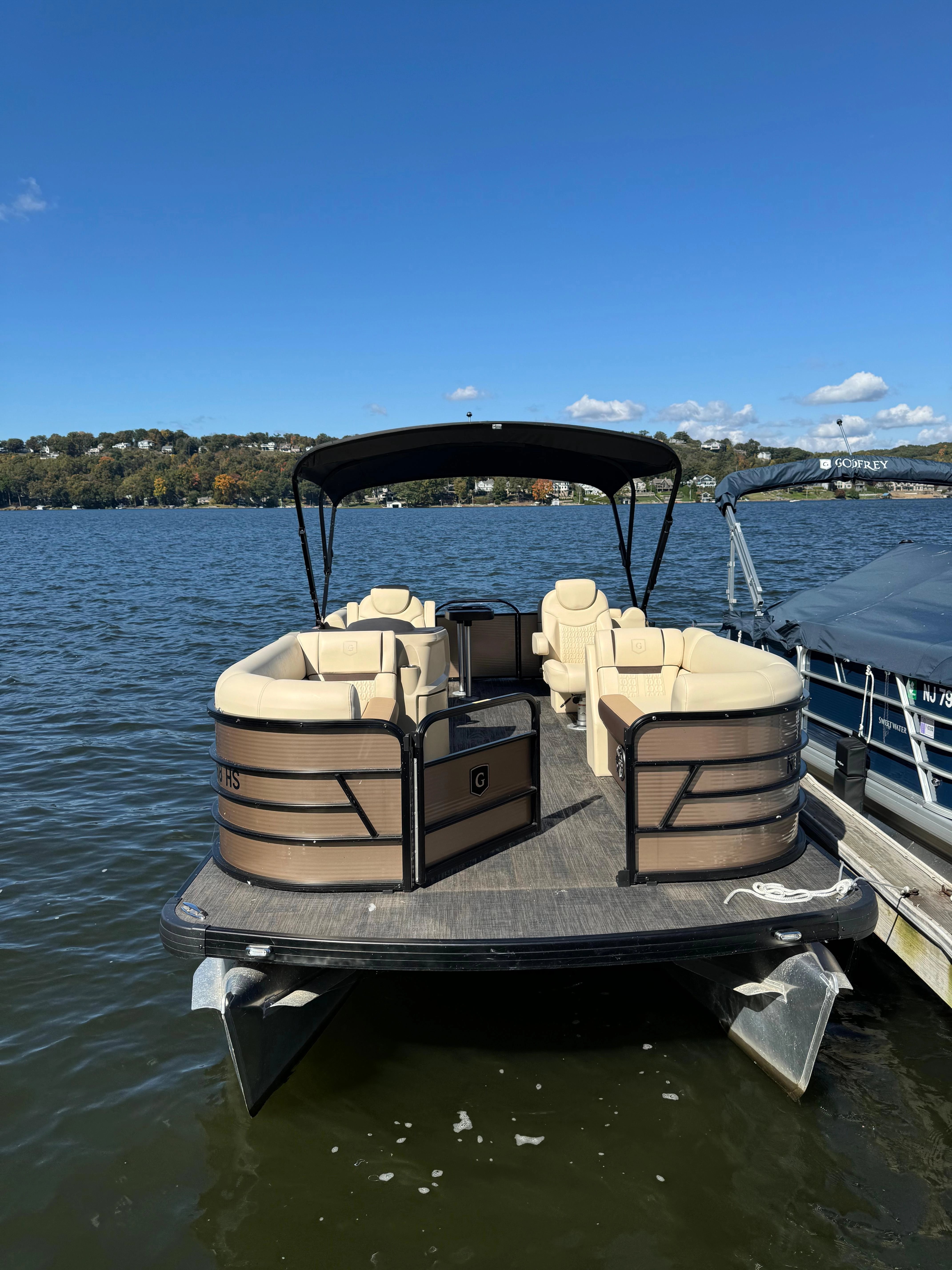 邦楽 BOAT 6CD Godfrey Marine SWEETWATER 2186 SB 2023 - Marine Source