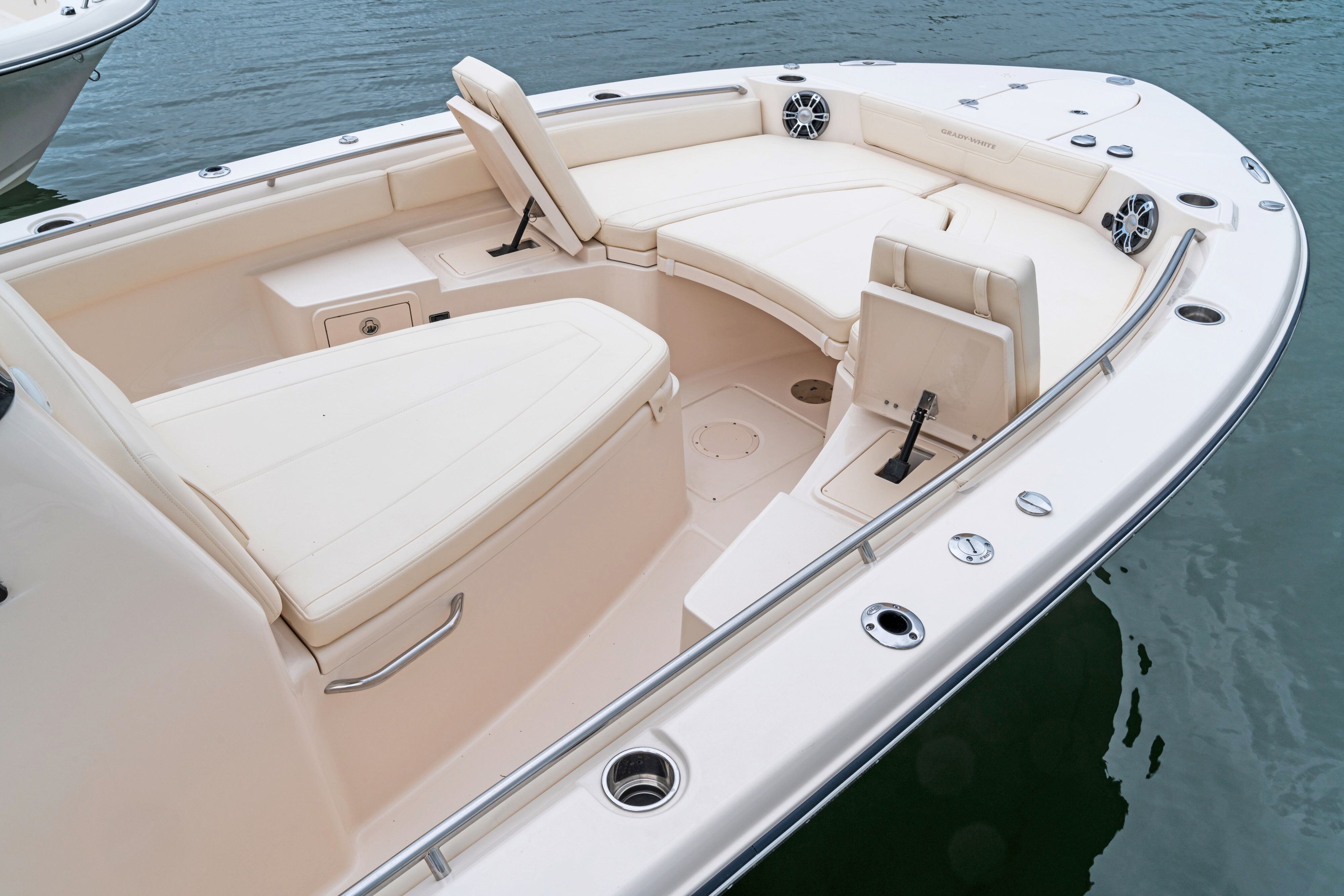 Slide: The Image of Grady-White 281 Coastal Explorer 2026 - 7