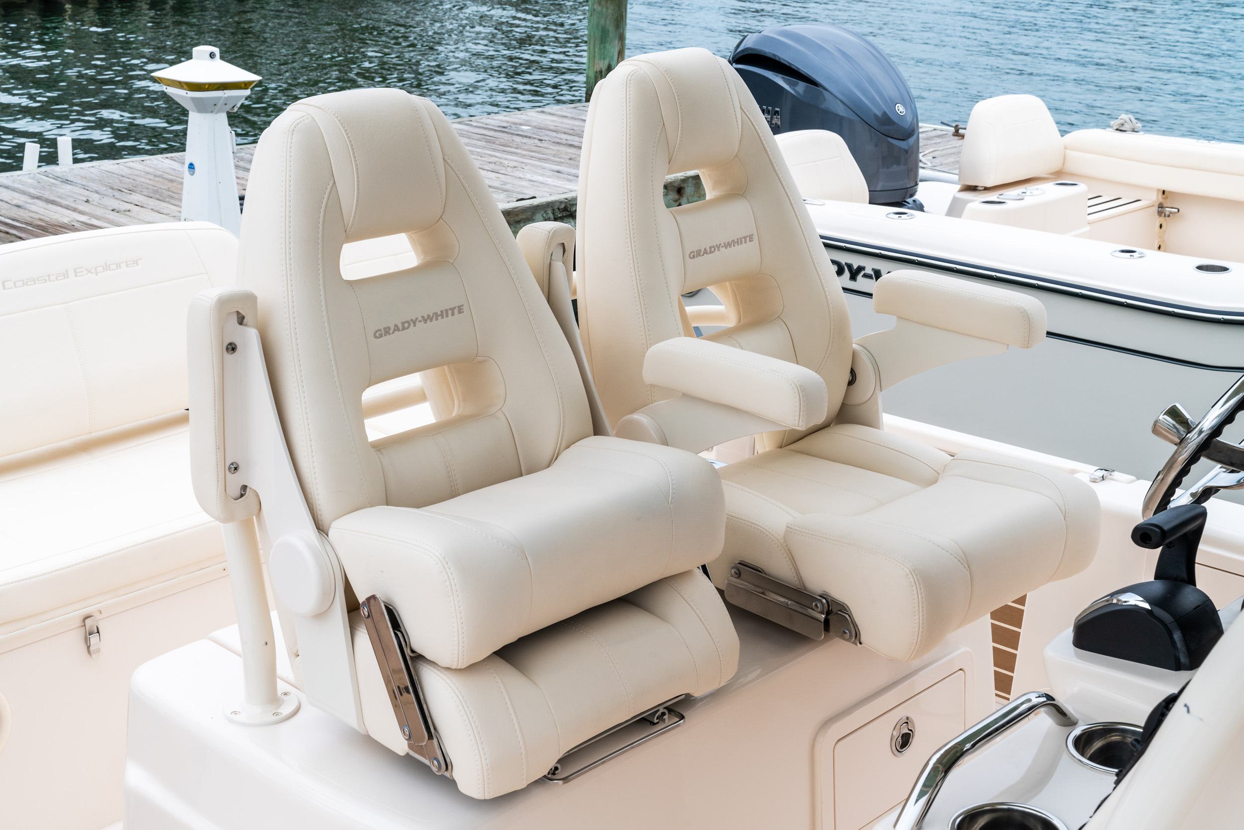 Slide: The Image of Grady-White 281 Coastal Explorer 2026 - 27