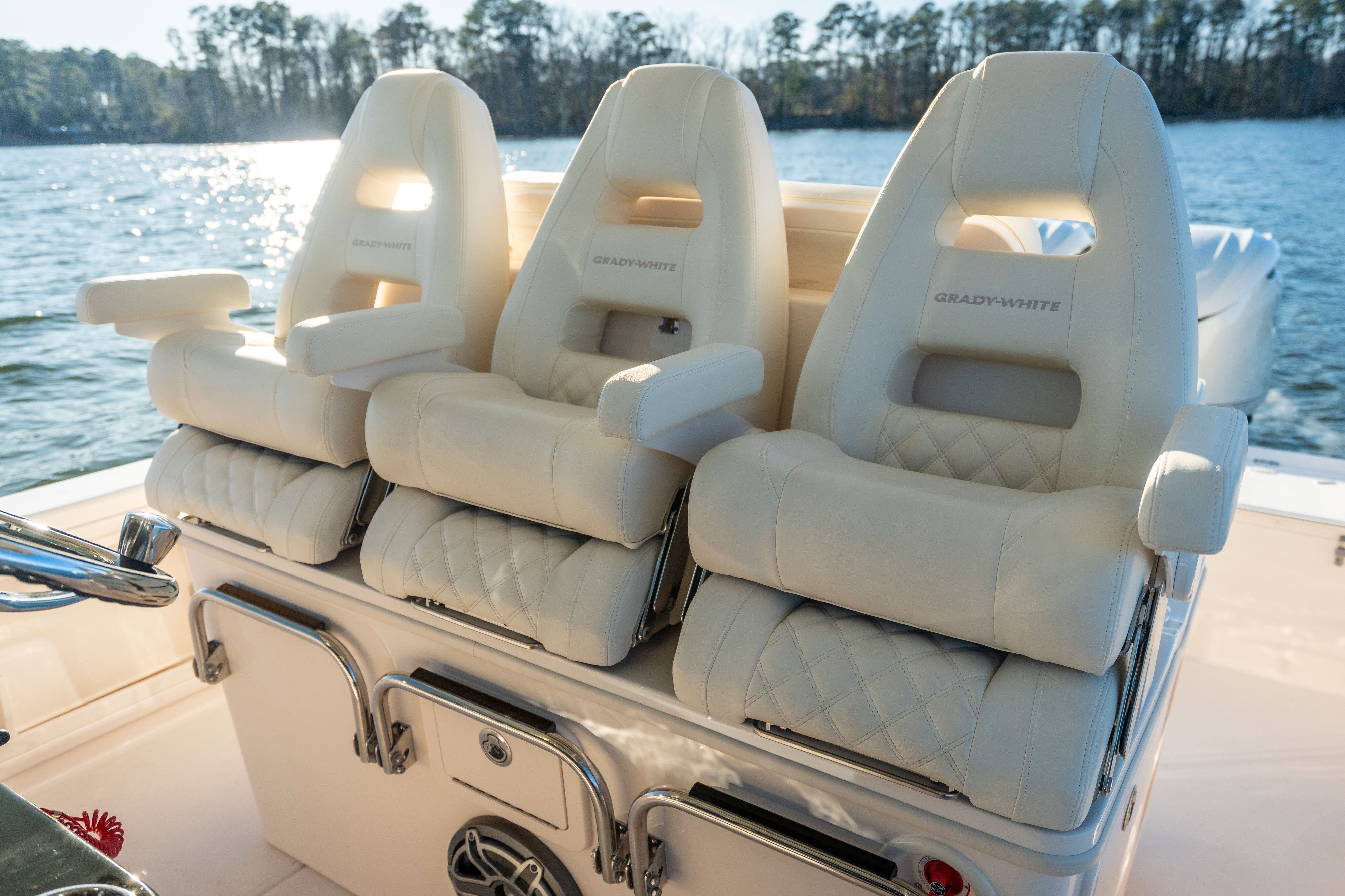 Slide: The Image of Grady-White 321 Coastal Explorer 2027 - 6