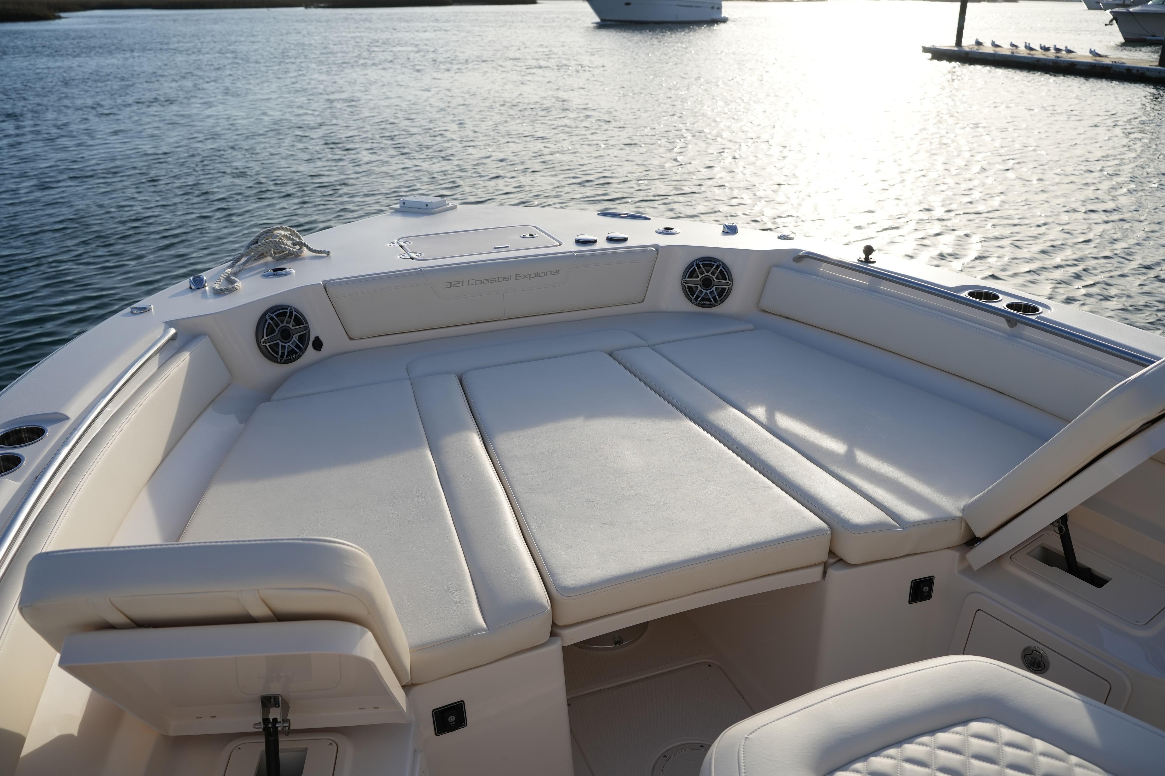 Slide: The Image of Grady-White 321 Coastal Explorer 2027 - 14