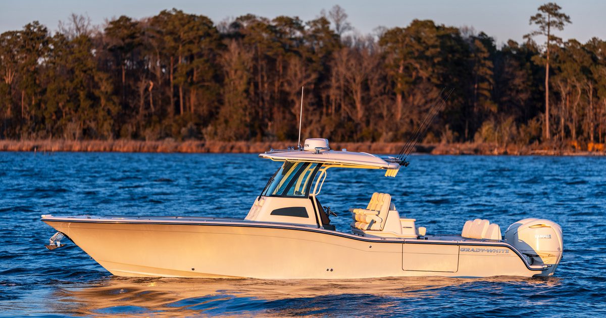 Slide: The Image of Grady-White 321 Coastal Explorer 2027 - 31